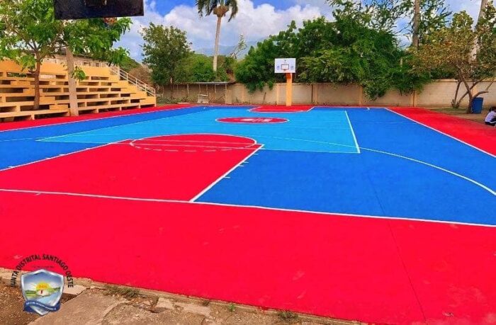 Alcaldía de Santiago Oeste, INEFI y el Ministerio de Interior y Policía entregan cancha deportiva en el Politécnico Simón Antonio