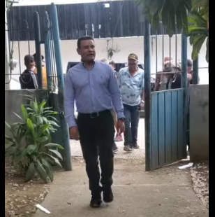 Síndico Eddy Báez participa en Exposición de Artistas y Artesanos de Santiago Oeste